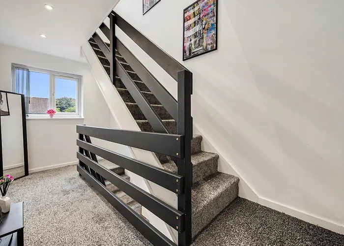 Luxury City Centre Home With Free Parking
