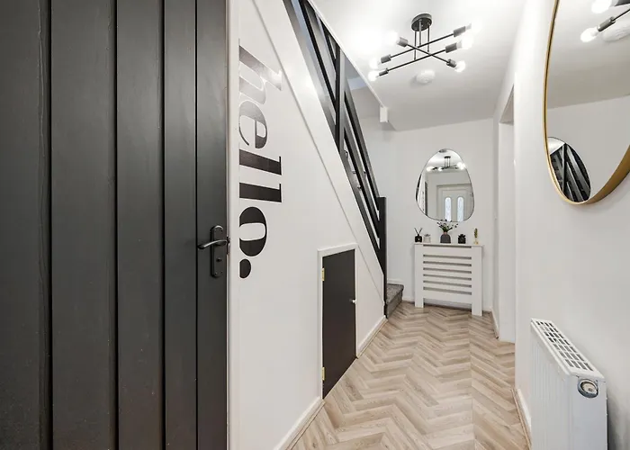 Luxury City Centre Home With Free Parking
